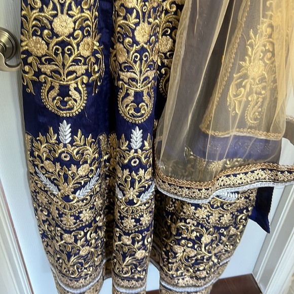 Brand new wedding of bridal dress . Comes with dupatta . - Picture 7 of 7